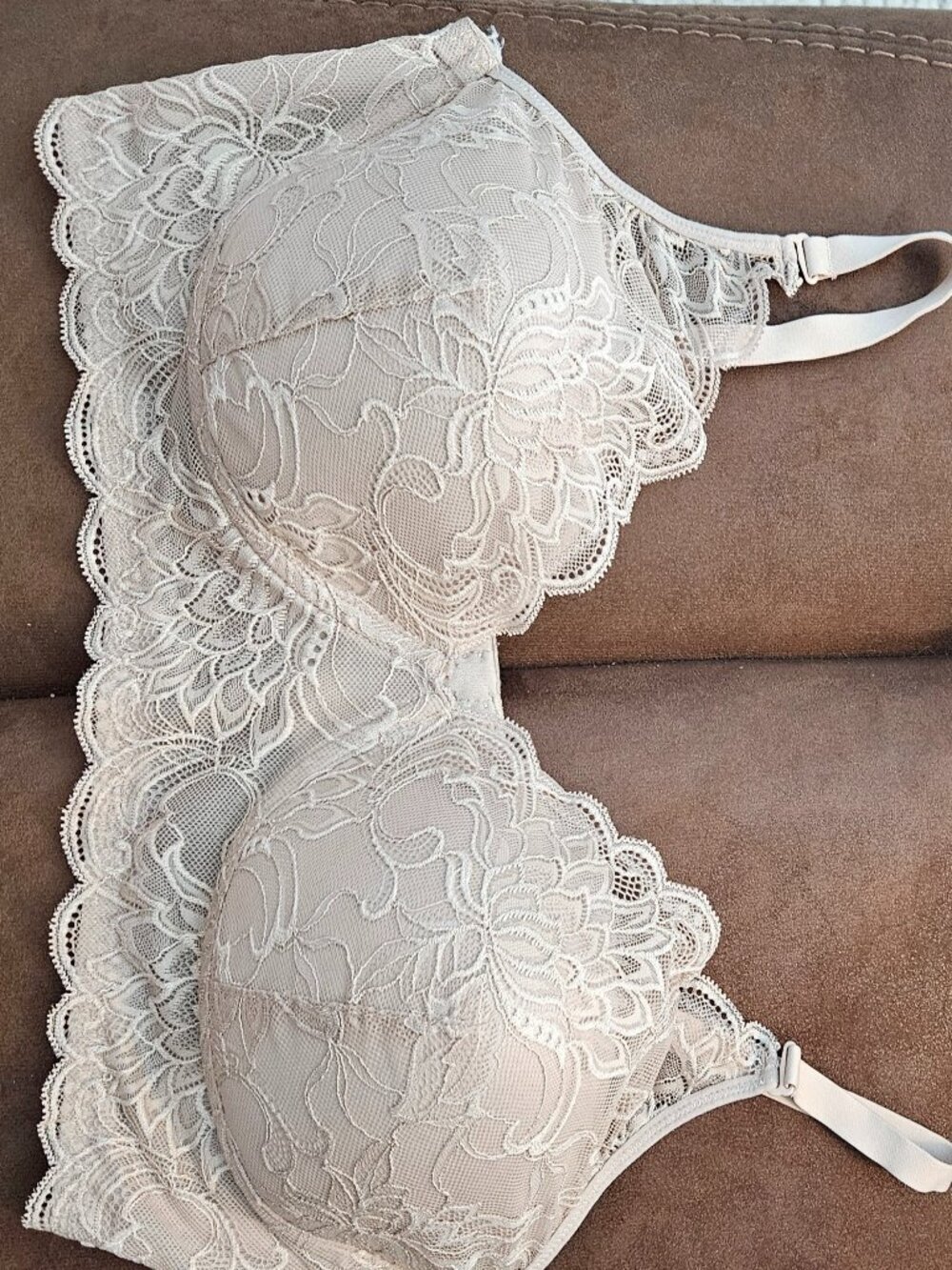 Maidenform Beige Lace Lightly Lined Wireless Bra Size 40C